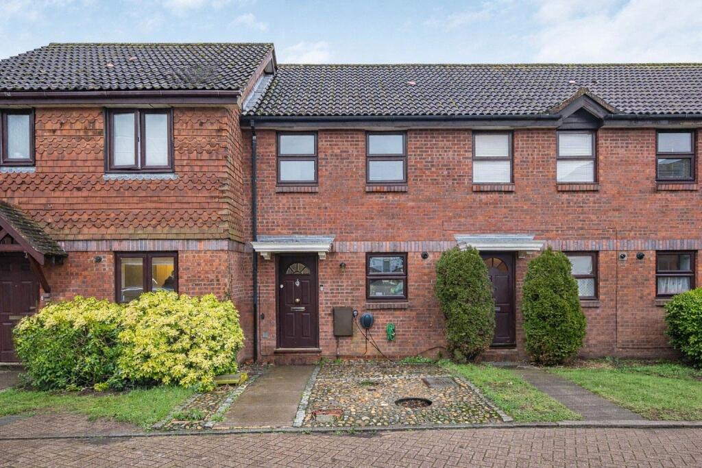 Main image of property: Weald Close, Shalford, Guildford, GU4