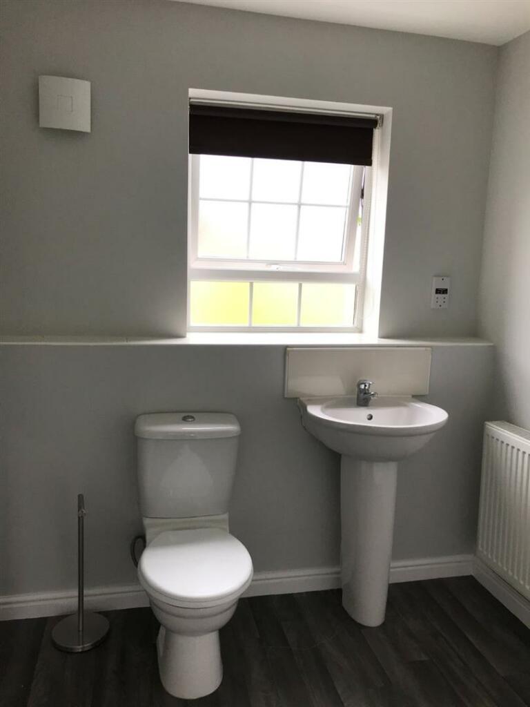 4 bedroom semidetached house for rent in Prospect Avenue, Easingwold