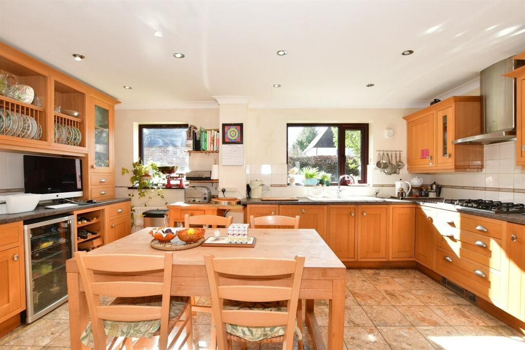 6 bedroom detached house for sale in Thanington Road, Canterbury, Kent, CT1