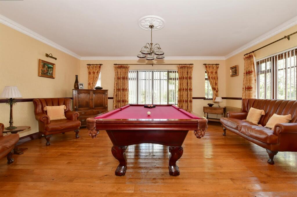 5 bedroom detached house for sale in Pean Hill, Whitstable, Kent, CT5
