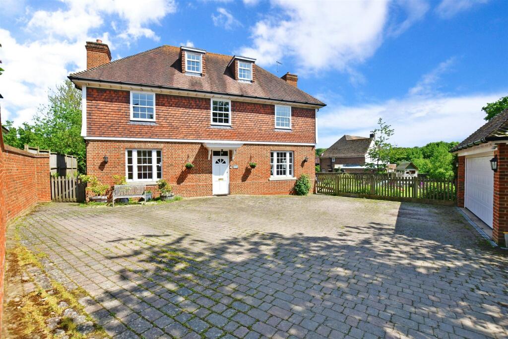 5 bedroom detached house for sale in Conyngham Lane, Bridge, Canterbury