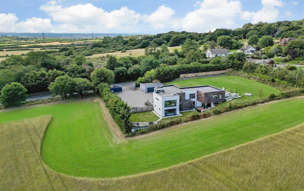 5 bedroom detached house for sale in Clapham Hill, Whitstable, Kent, CT5