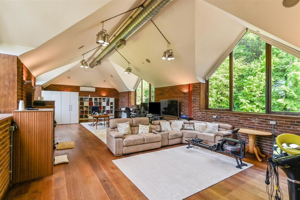 Additional property image - Taylors Hill, Chilham, Canterbury, Kent