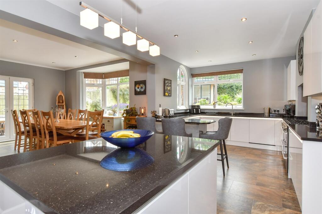 5 bedroom detached house for sale in Winterstoke Crescent, Ramsgate