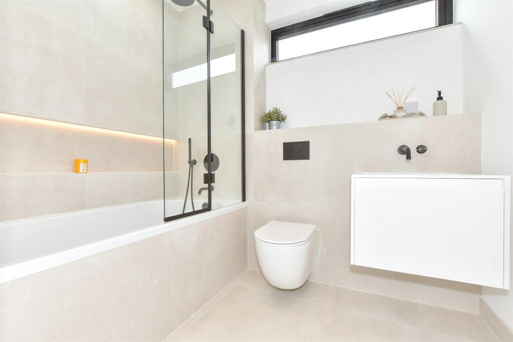 Additional property image - Sevue, Naildown Road, Hythe, Kent