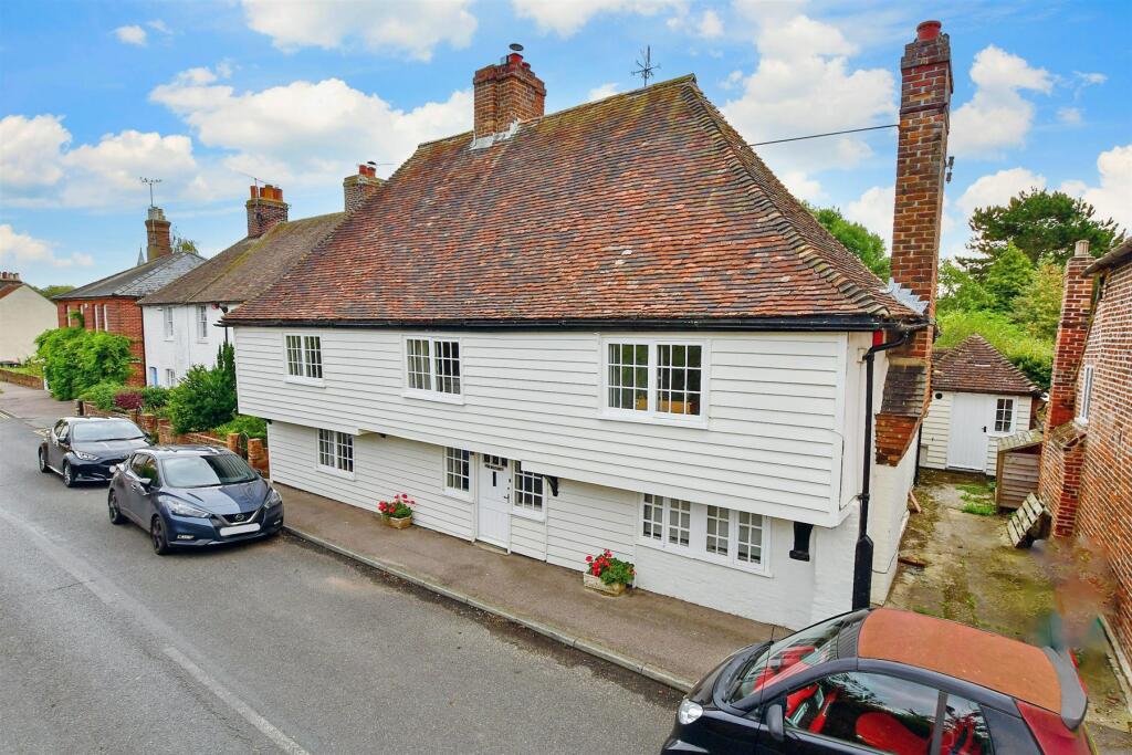 4 bedroom detached house for sale in High Street, Fordwich, Canterbury