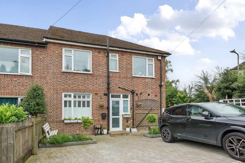 2 bedroom for sale in London, EN5
