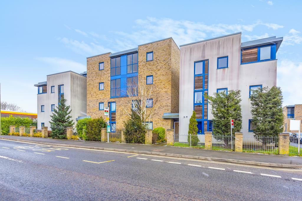 2 bedroom flat for sale in Bicester, Oxfordshire, OX26
