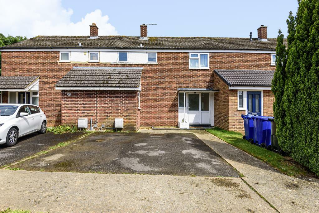 3 bedroom terraced house for sale in Caversfield, Oxfordshire, OX27