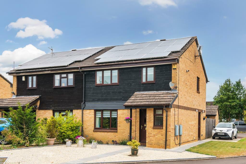 3 bedroom semidetached house for sale in Caversfield, Bicester