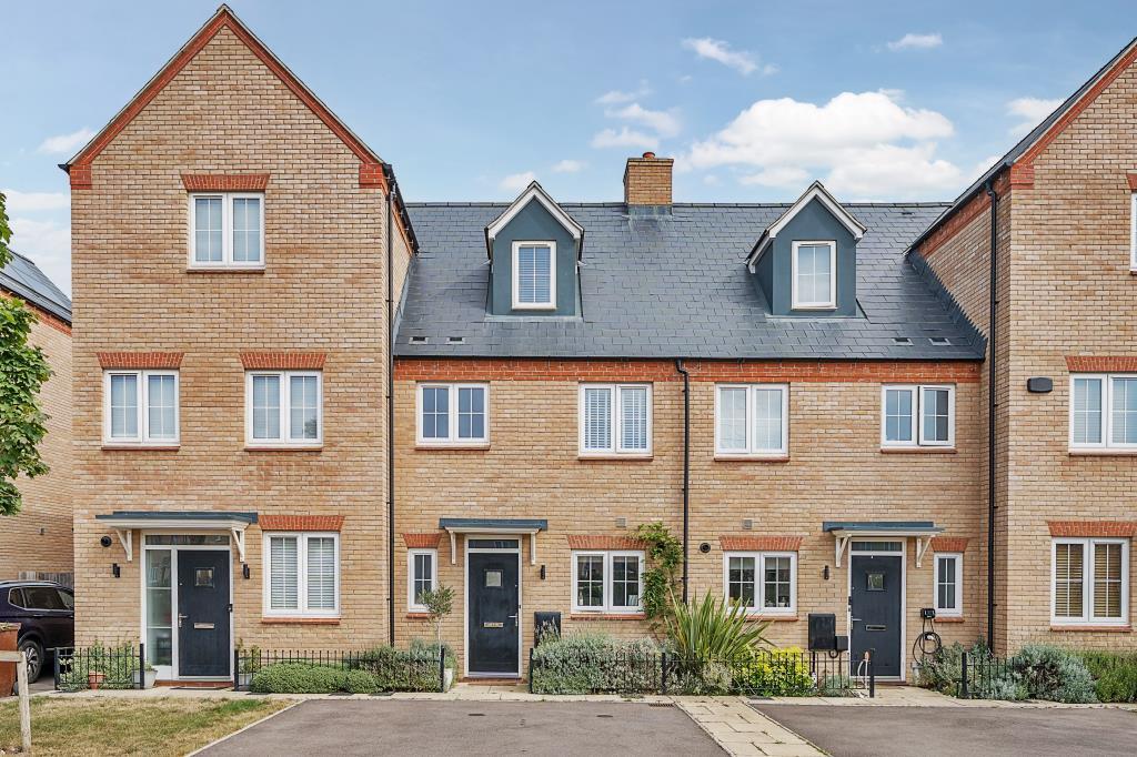 Main image of property: Kingsmere,  Bicester, Oxfordshire, OX26