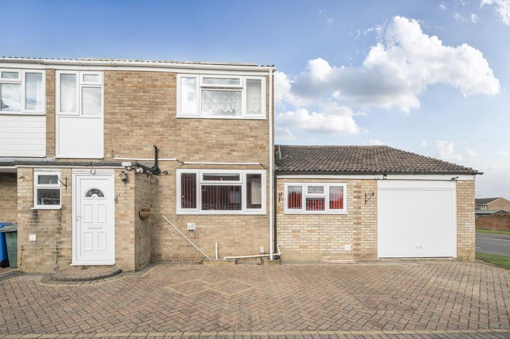 Main image of property: Hampden Close,  Bicester, Oxfordshire, OX26