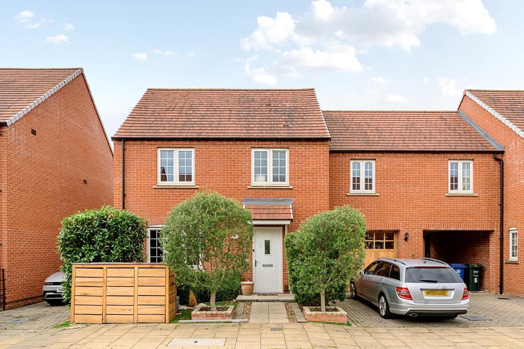 Main image of property: Kingsmere,  Bicester, Oxfordshire, OX26