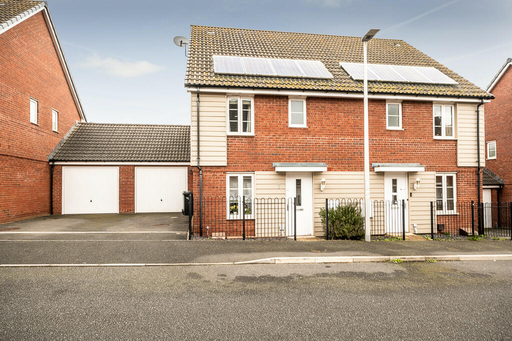 3 bedroom semidetached house for sale in Newcourt, Exeter, EX2