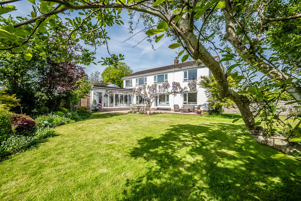 4 bedroom detached house for sale in Topsham, EX3