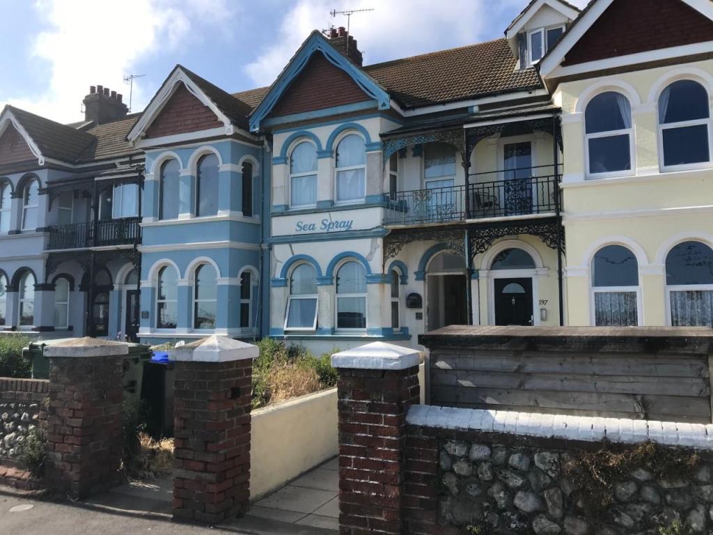 1 bedroom flat for rent in Worthing Sea Front, BN11