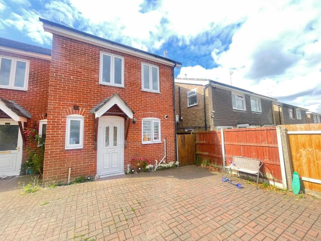 Main image of property: Starfield Close, Ipswich, Suffolk, IP4