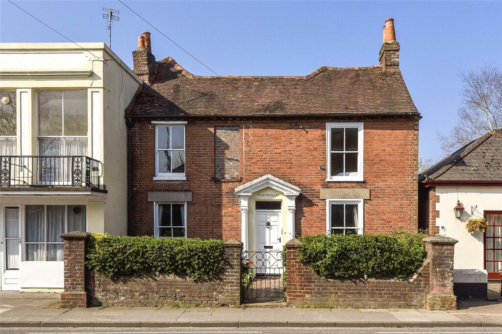 4 bedroom semidetached house for sale in Broyle Road, Chichester, West