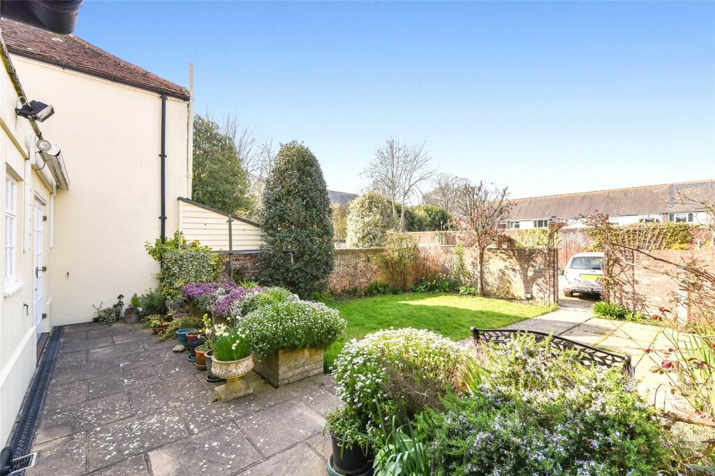 4 bedroom semidetached house for sale in Broyle Road, Chichester, West Sussex, PO19