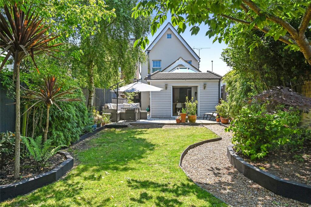 3 bedroom detached house for sale in Oving Road, Chichester, West Sussex, PO19