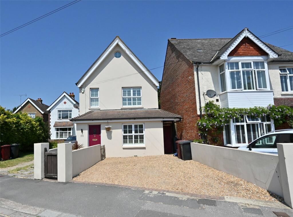 3 bedroom detached house for sale in Oving Road, Chichester, West