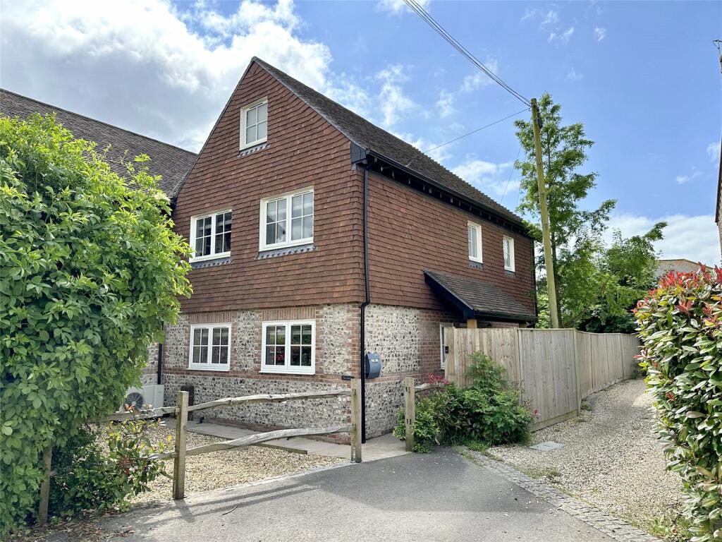 4 bedroom semidetached house for sale in Common Road, Funtington