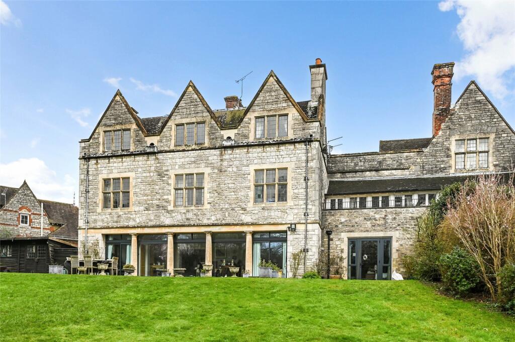 2 bedroom apartment for sale in West Stoke Road, West Broyle