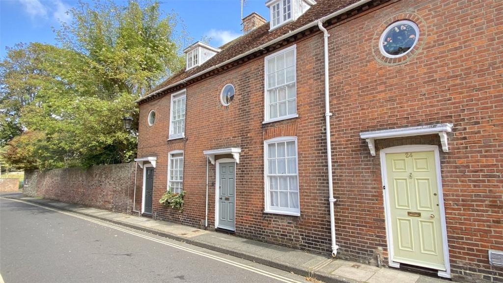 3 bedroom terraced house for sale in Little London, Chichester, West