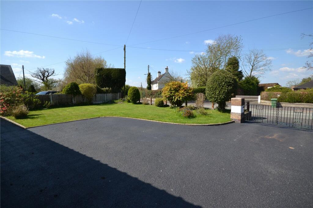 2 bedroom bungalow for sale in Billington Lane, Derrington, Stafford