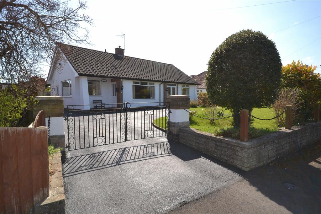 2 bedroom bungalow for sale in Billington Lane, Derrington, Stafford