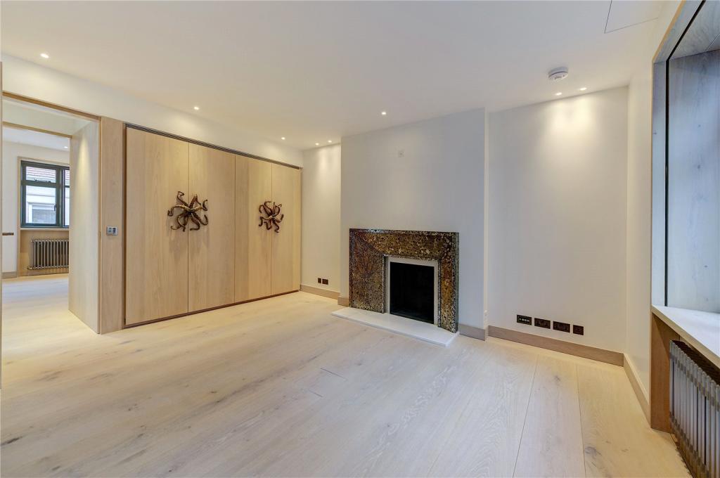 4 bedroom terraced house for sale in Bruton Place, Mayfair, London, W1J