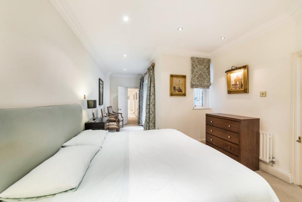 8 bedroom terraced house for sale in Upper Brook Street, London, W1K