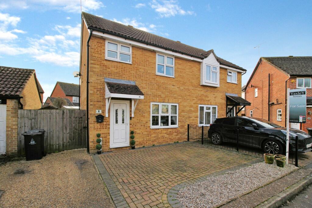 3 bedroom semidetached house for sale in Avocet Way, Heybridge, Maldon