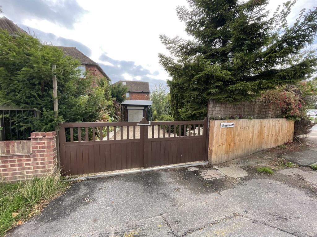 4 bedroom detached house for sale in Lion Hill, Fobbing, SS17