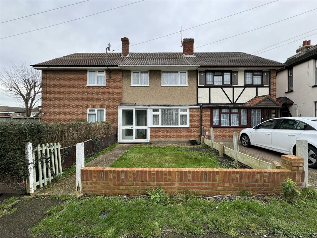 3 bedroom terraced house for sale in Tattenham Road, Laindon, Basildon