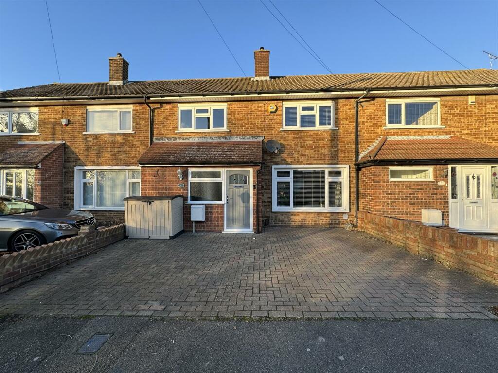 3 bedroom terraced house for sale in Simmons Place, Stifford Clays ...