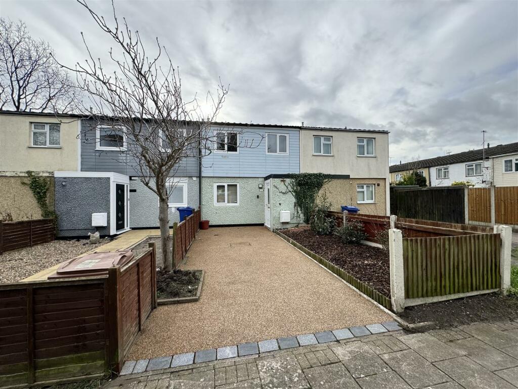 2 bedroom terraced house for sale in South Road, South Ockendon, RM15