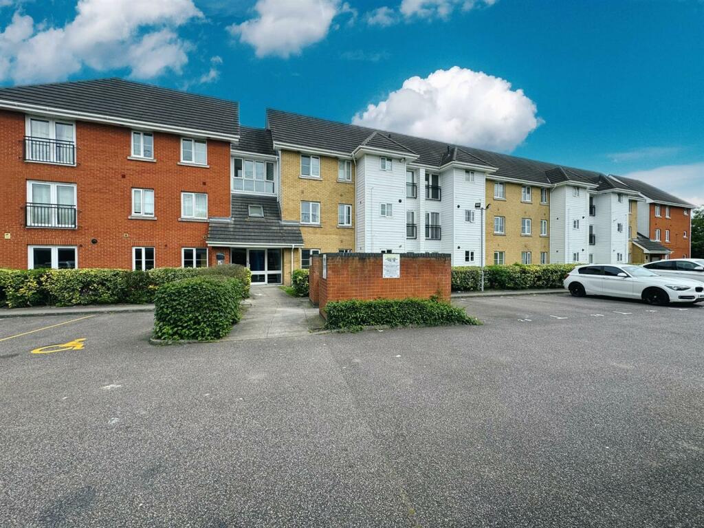 2 bedroom flat for sale in Gower Place, Fleming Road, Chafford Hundred