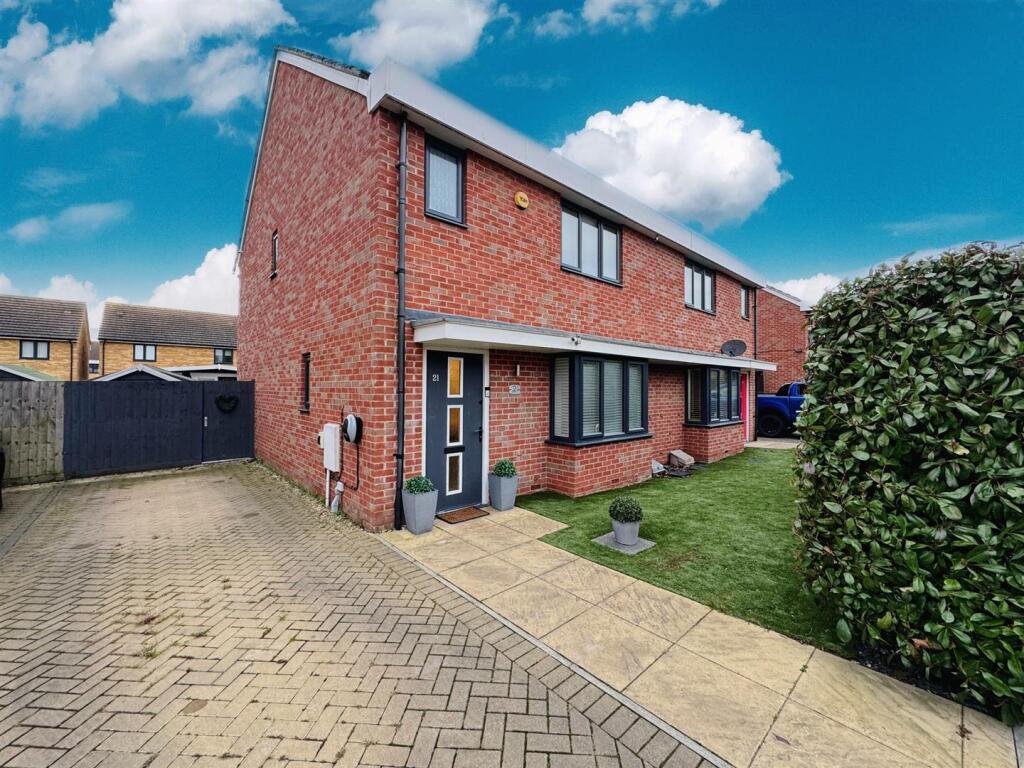 3 bedroom semi-detached house