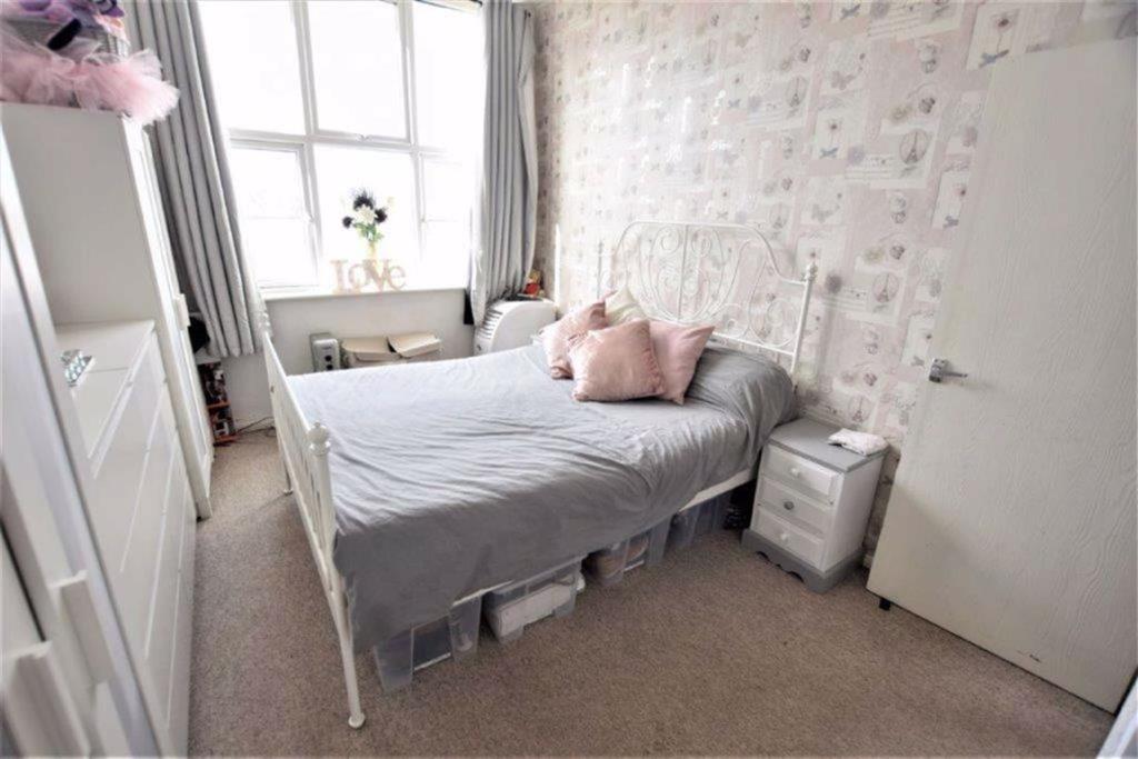 1 bedroom flat for sale in Stanford House, Princess Margaret Road, East