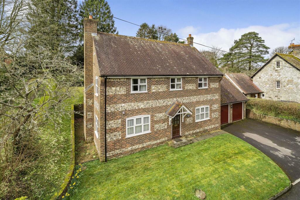 4 bedroom detached house for sale in Church Lane, Sutton Waldron