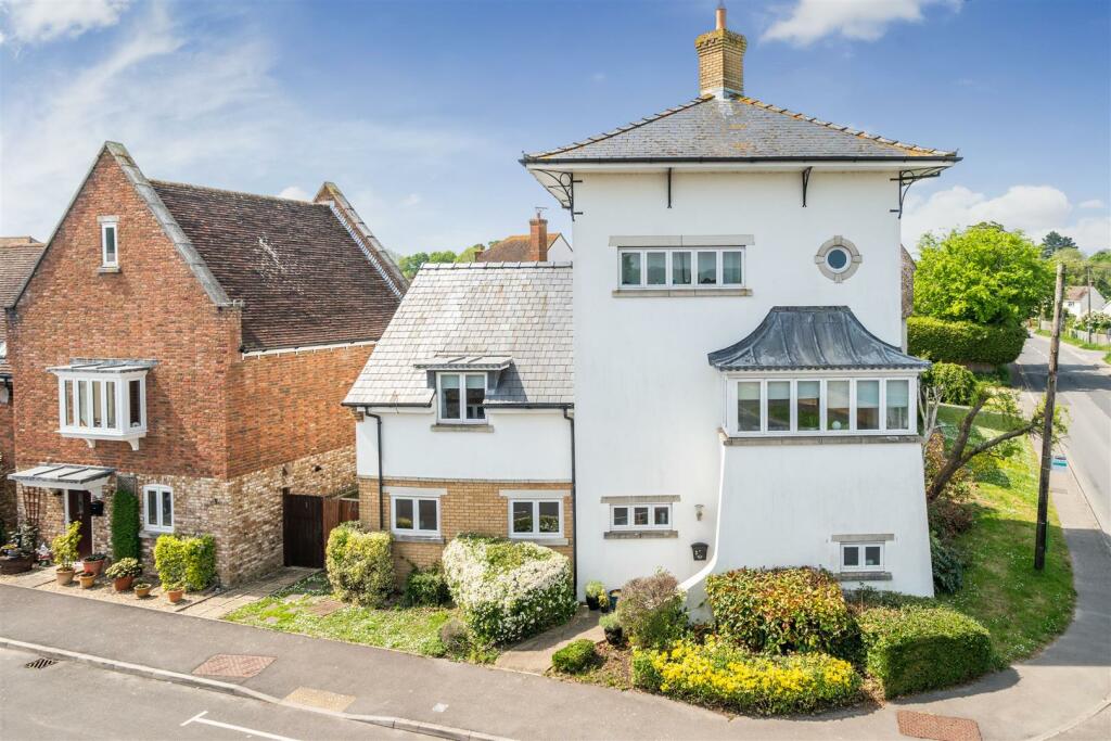 4 bedroom house for sale in Augustan Avenue, Shillingstone, Blandford