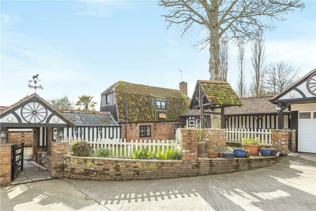 2 bedroom detached house for sale in Redbridge Farm, Dolmans Hill