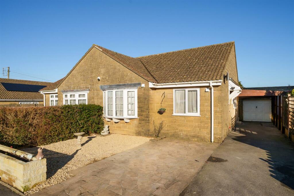 3 bedroom semidetached bungalow for sale in Fairoak Way, Mosterton, DT8