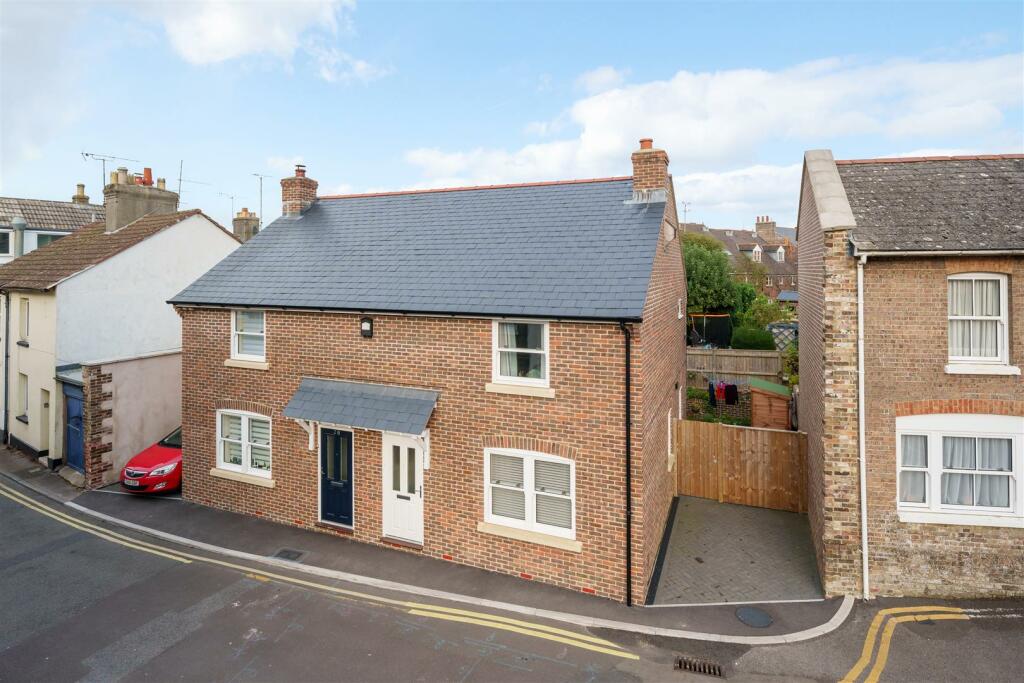2 bedroom semidetached house for sale in Salisbury Street, Fordington
