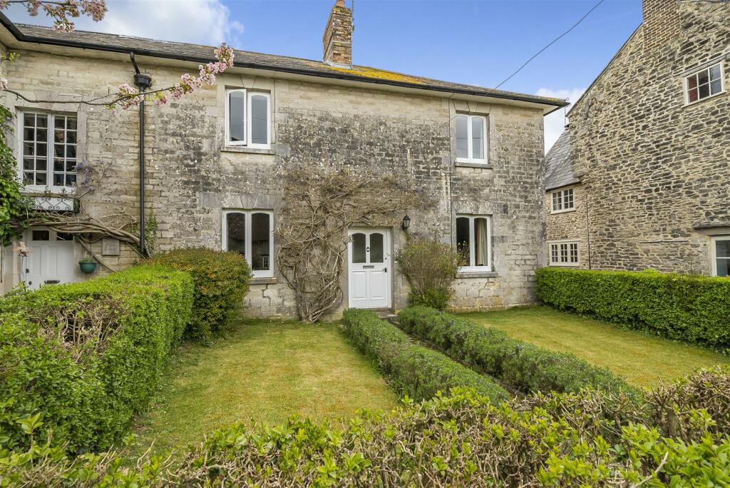 3 bedroom semidetached house for sale in Martinstown, Dorchester, DT2