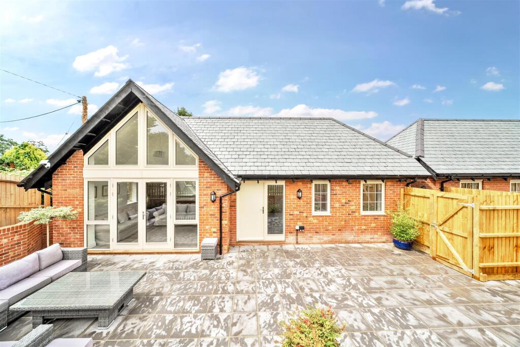4 bedroom detached house