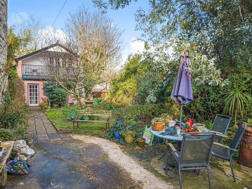 Main image of property: 52 Broad Street, Lyme Regis