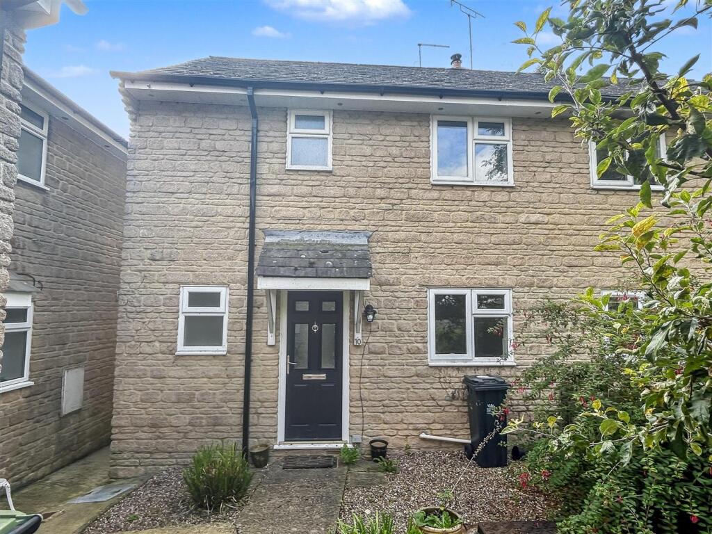 3 bedroom end of terrace house