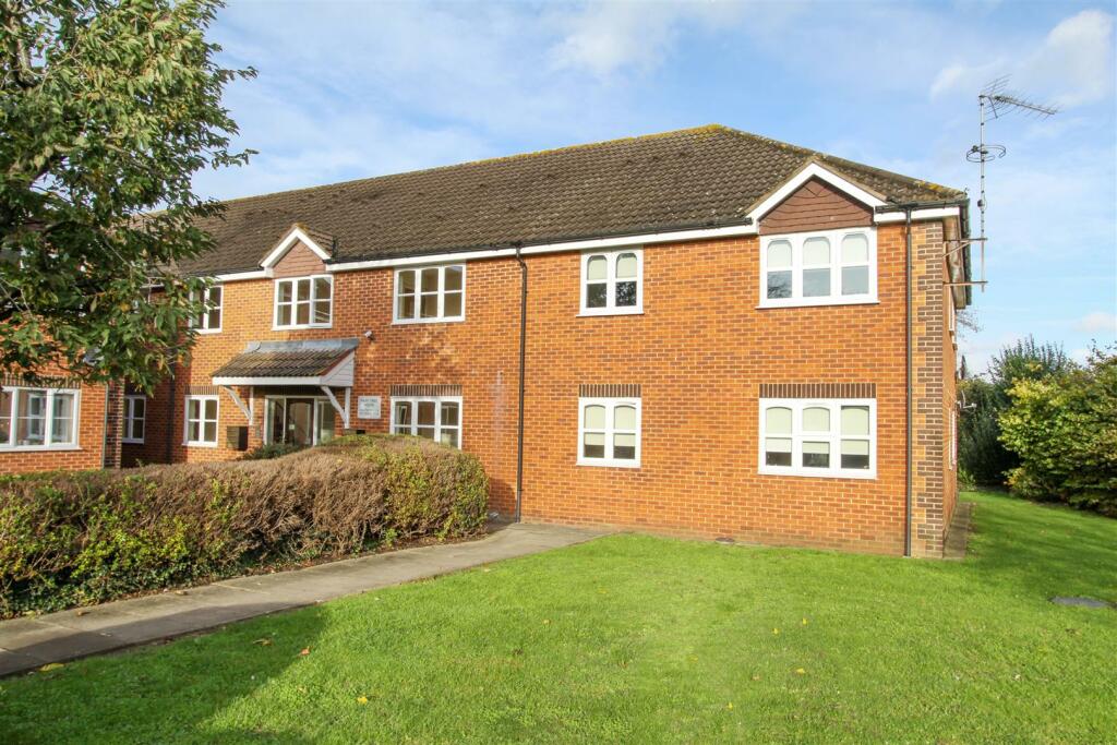 2 bedroom apartment for sale in Pear Tree House, Goulds Green